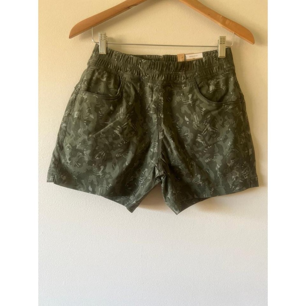 Prana Halle E-Waist Short II Evergreen Camo Size 4 NWT